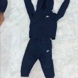 NIKE TECH toddler
